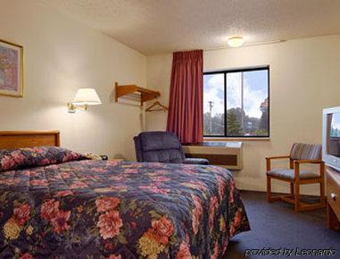 Super 8 By Wyndham Redding Hotell Rom bilde